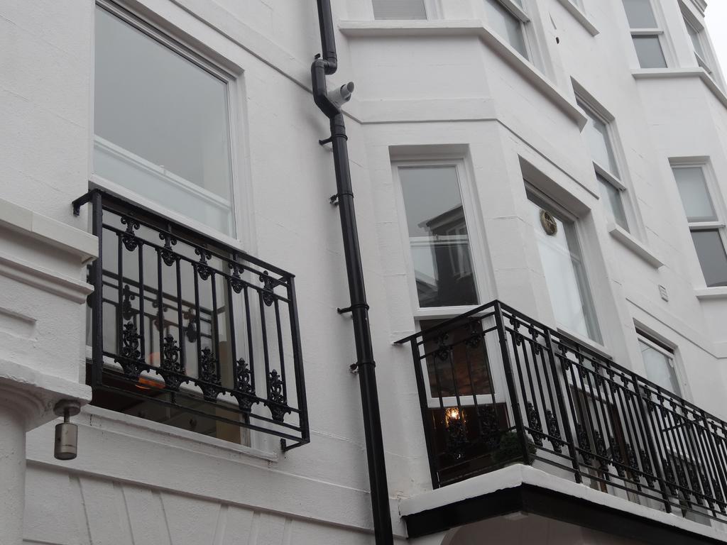 Burlington Beach Apartments Brighton Szoba fotó